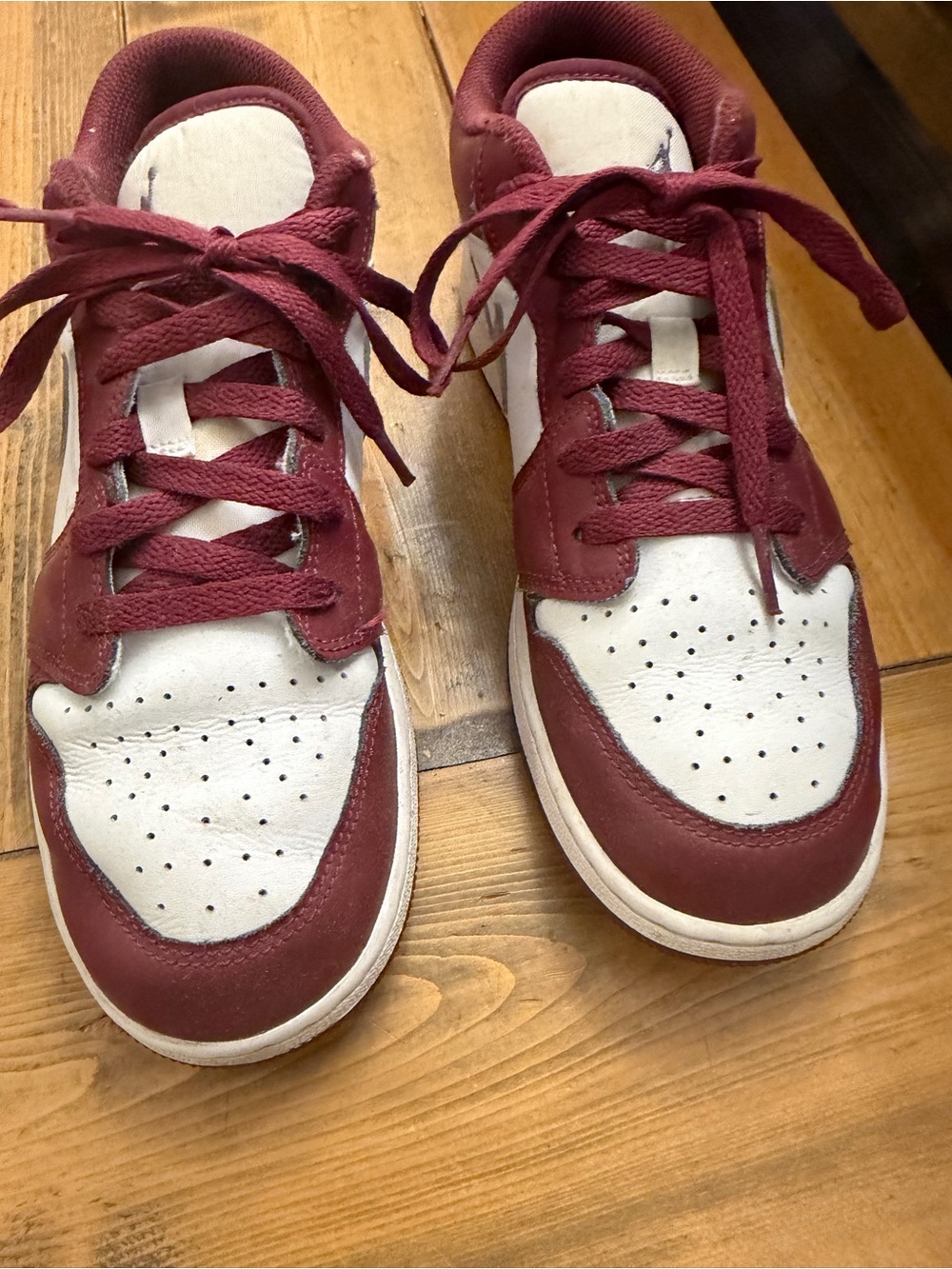 Nike dunks maroon